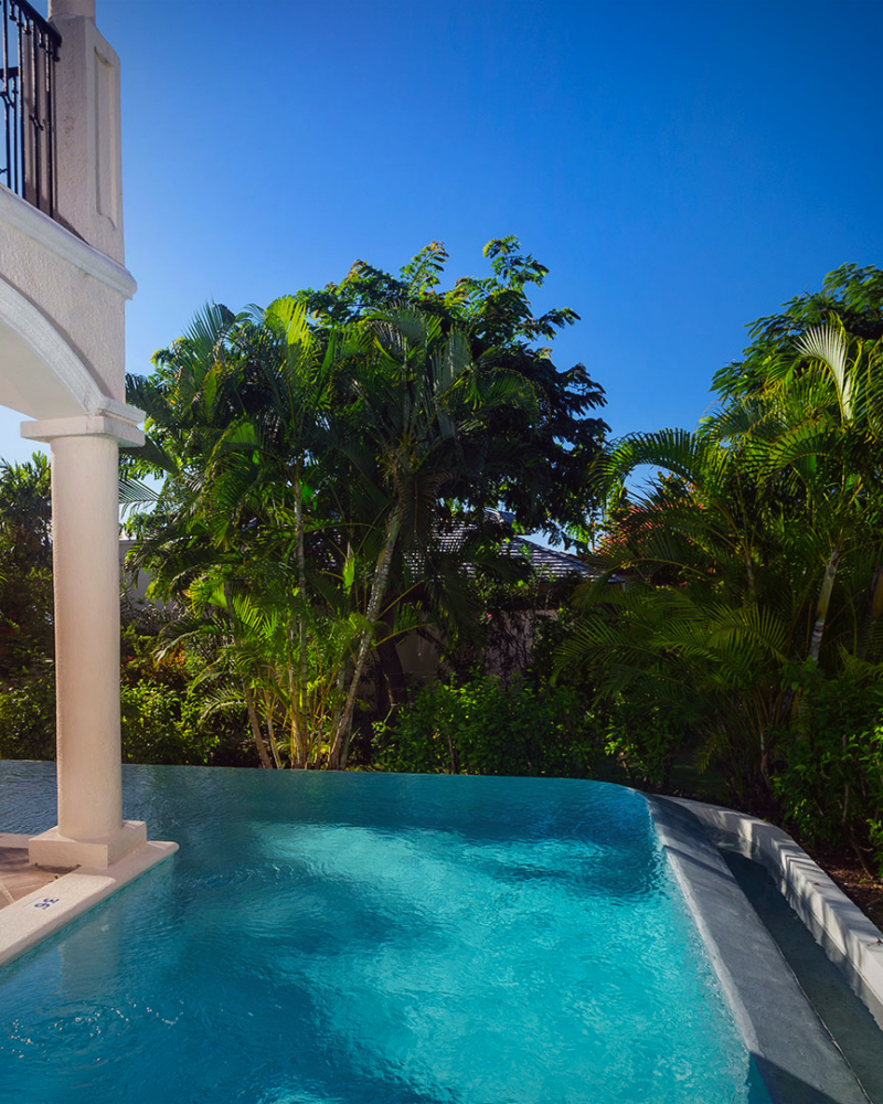 Oceanview suite with pool at Cap Maison