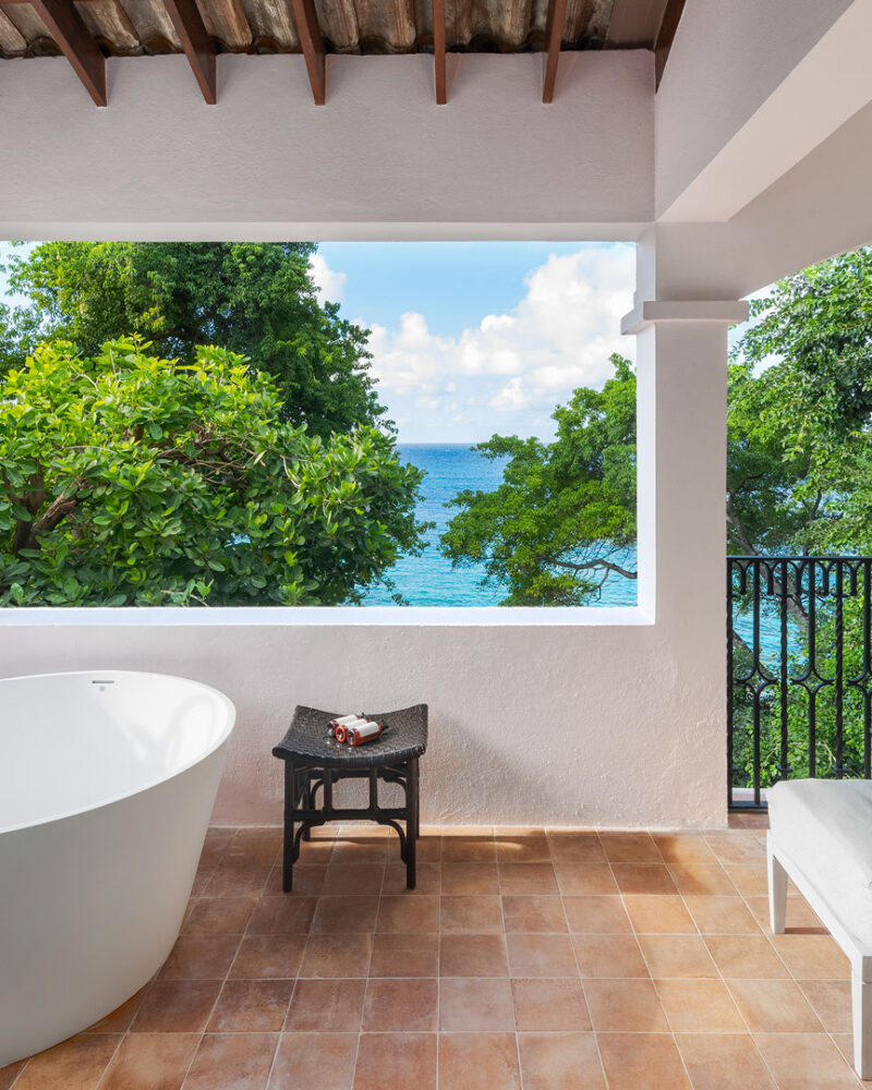 Ocean view suite outdoor tub at Cap Maison